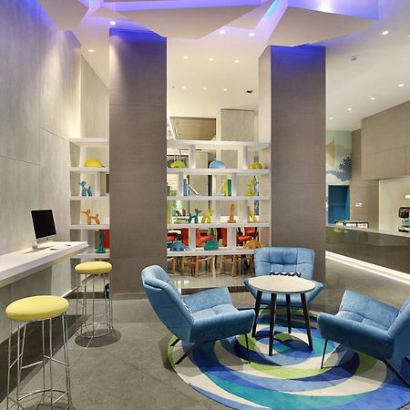 Holiday Inn Express Jakarta Wahid Hasyim By Ihg Exteriör bild