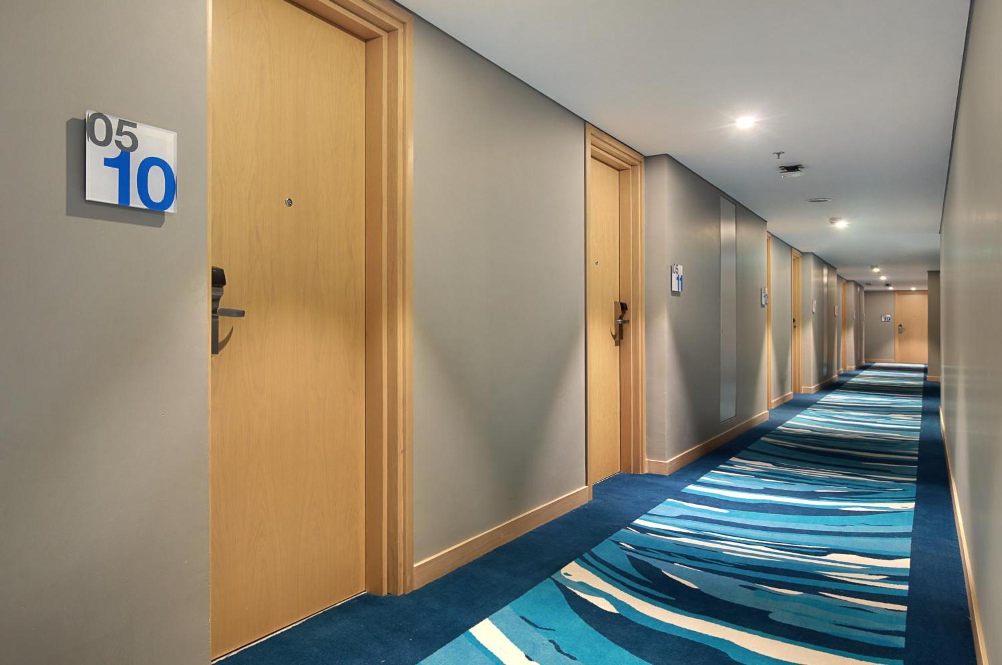 Holiday Inn Express Jakarta Wahid Hasyim By Ihg Exteriör bild
