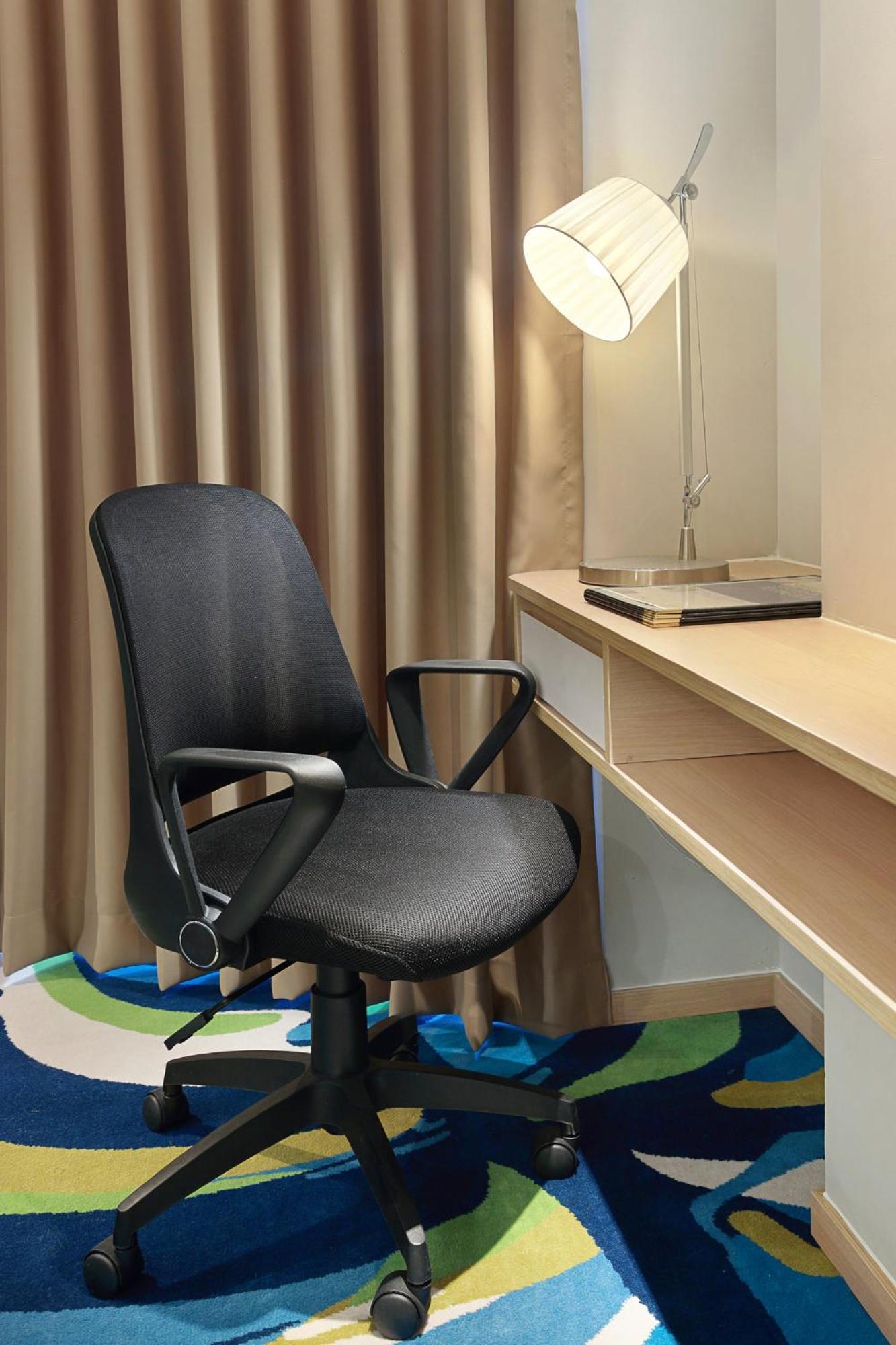 Holiday Inn Express Jakarta Wahid Hasyim By Ihg Exteriör bild