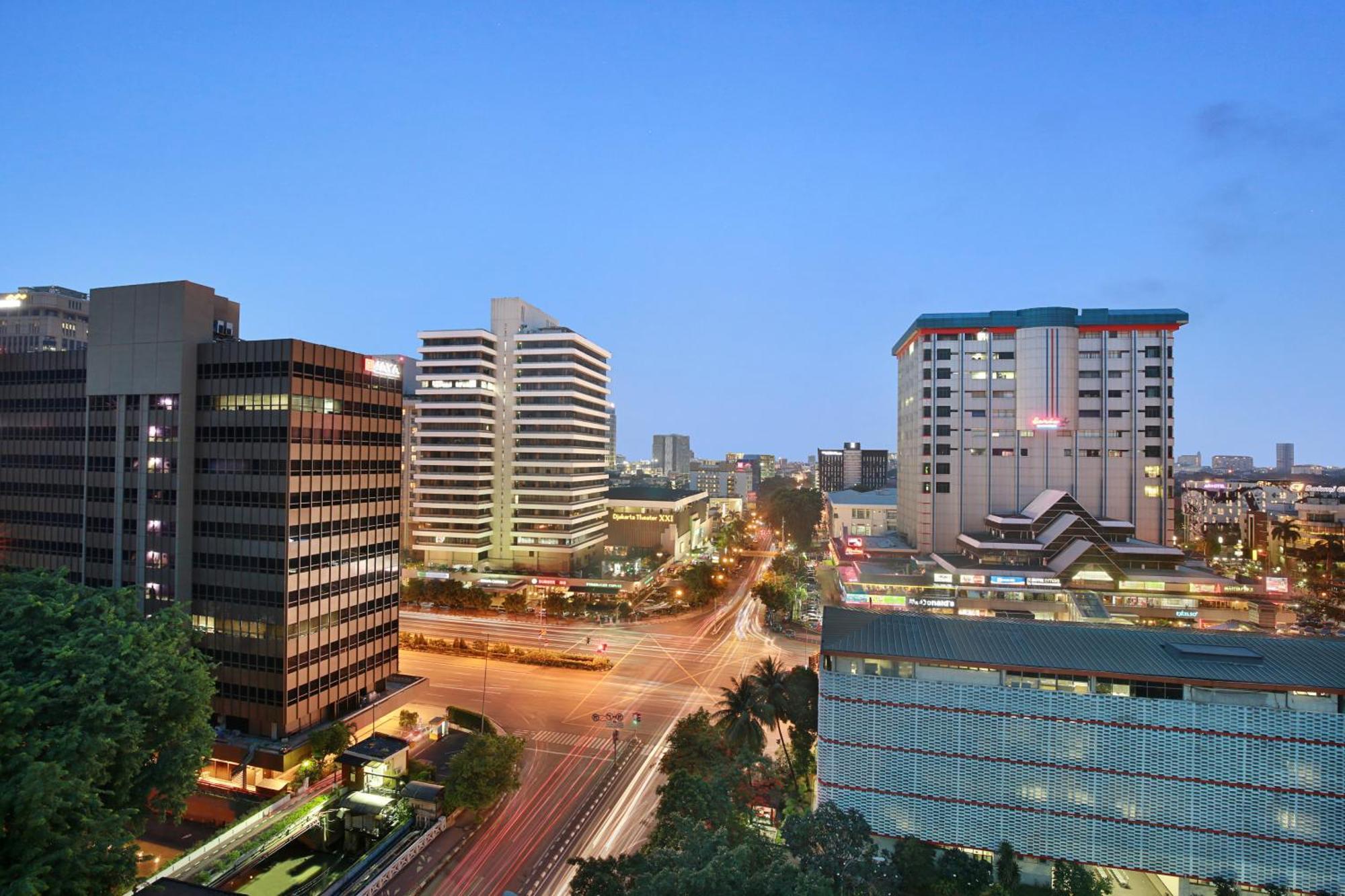Holiday Inn Express Jakarta Wahid Hasyim By Ihg Exteriör bild